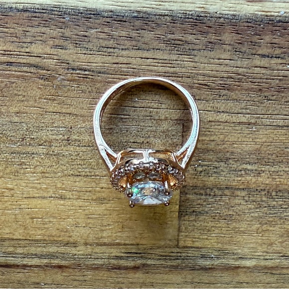 18K Rose Gold Plated Ring - Picture 3 of 3
